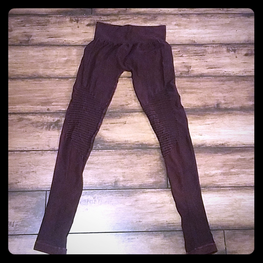 High-waisted, super stretchy, really leggings.